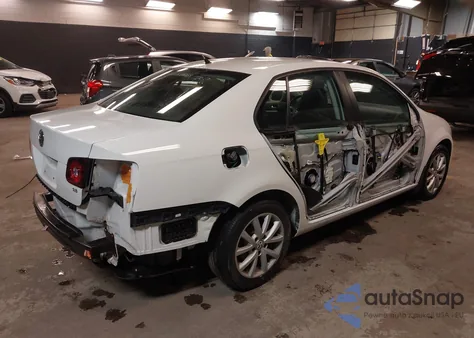 2010 Volkswagen Jetta Limited Edition z USA, uszkodzony, nr VIN 3VWRZ7AJ0AM162980